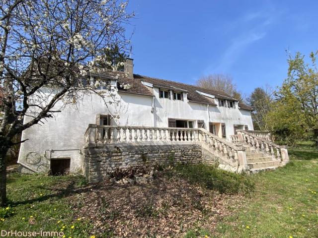 GRANGE ET DÉPENDANCES