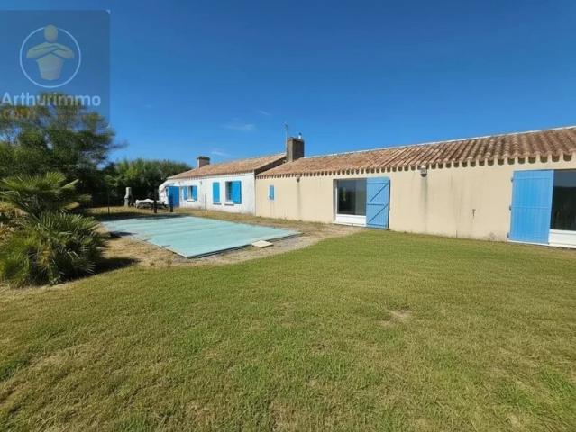Longère en pierre de 156 m² avec piscine