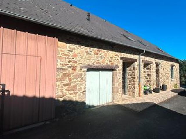 Longère rénovée 113 m² + garage, atelier, mobil home – à 20 min de Brive