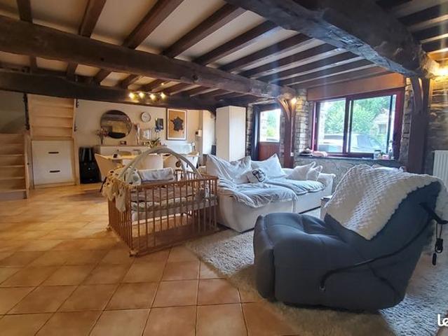 Longère rénovée 120m2 5 pièces 3 chambres 935m2 de terrain LA DOMINELAIS