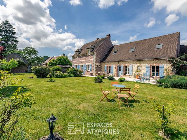Longère rénovée avec jardin et dépendances dans village recherché proche de Pronleroy