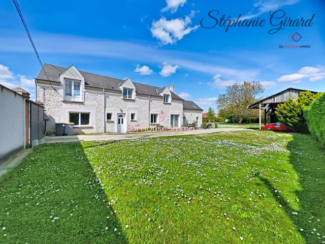 Longère rénovée de 208 m² 8 pièces 4 chambres, sur terrain clos de 1 840 m² sans vis à vis, dont partie constructible