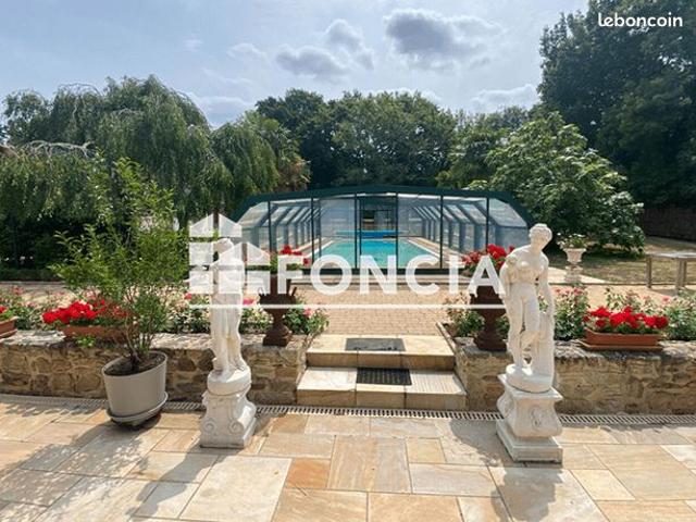 Longère sur un terrain de 2,2 hectares, commune de La Baule