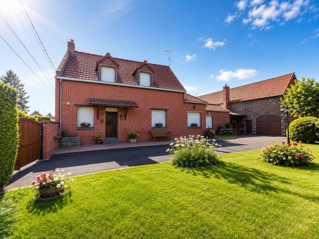 Longère semi plain pied de 130 m2 4 ch Hangar grange sur 4 500 m2