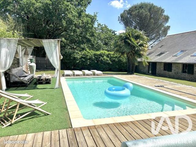 Longère 10 pièces 256 m²