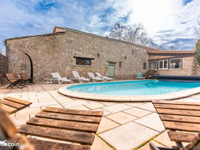 Longère 10 pièces 260 m²