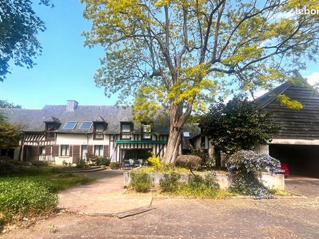 Longère 10 pièces 264 m²