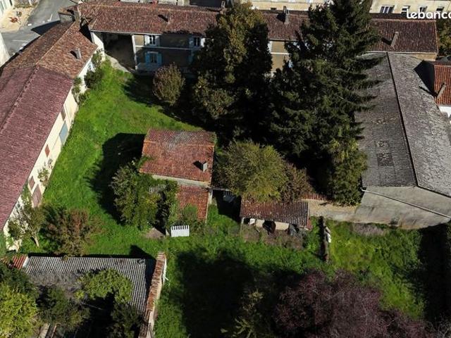 Longère 10 pièces 302 m²