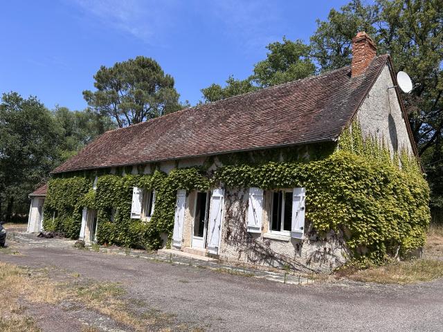 Longère 110 m2 avec vaste terrain à Chaillac
