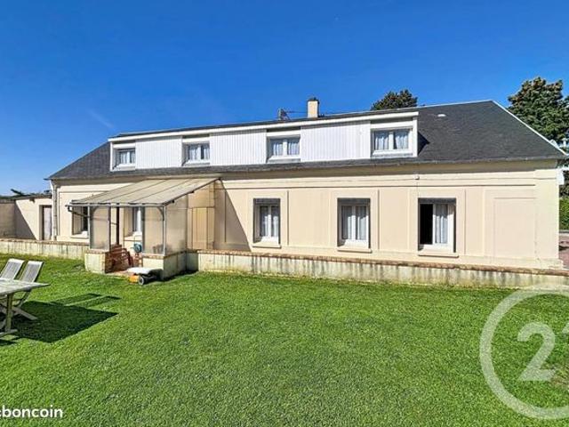 Longère 11 pièces 150 m²