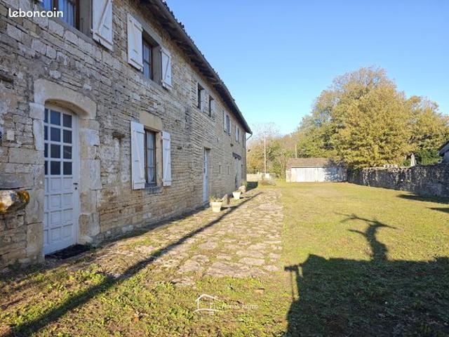 Longère 11 pièces 285 m²