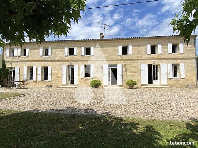 Longère 11 pièces 349 m²
