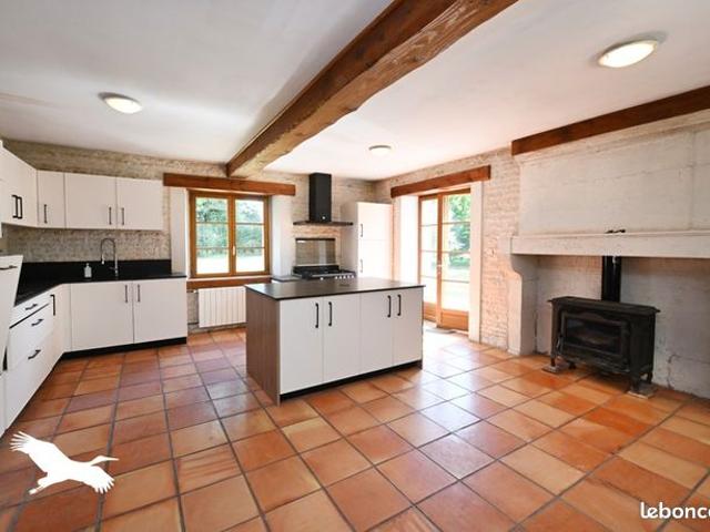 Longère 11 pièces 390 m²