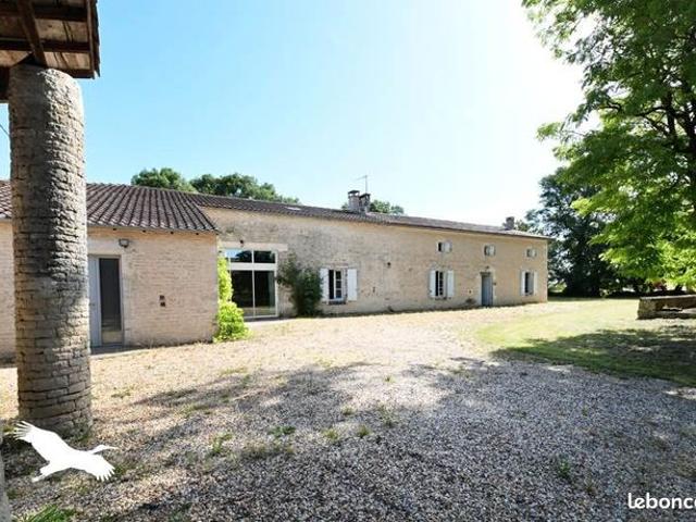 Longère 11 pièces 390 m²