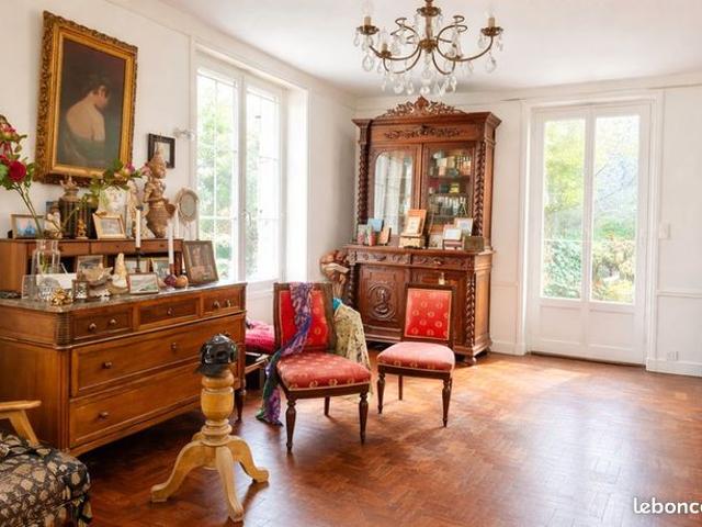 Longère 12 pièces 277 m²