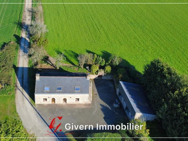Longère 4 chambres avec 1,6 ha de terrain à Lignol 102m² Lignol