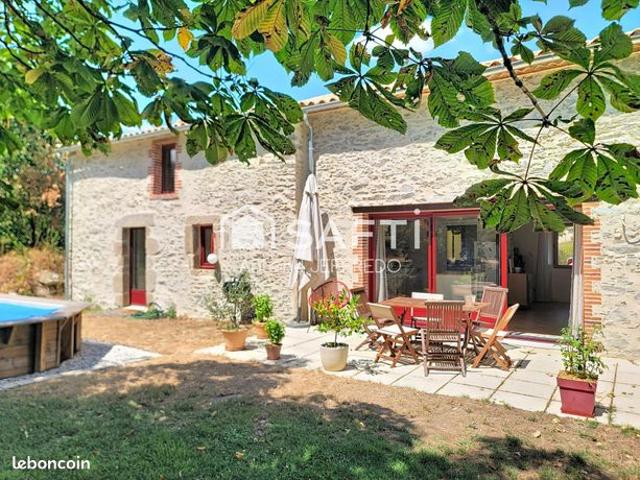 Longère 5 pièces 142 m²