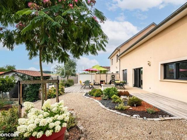 Longère 5 pièces 180 m²