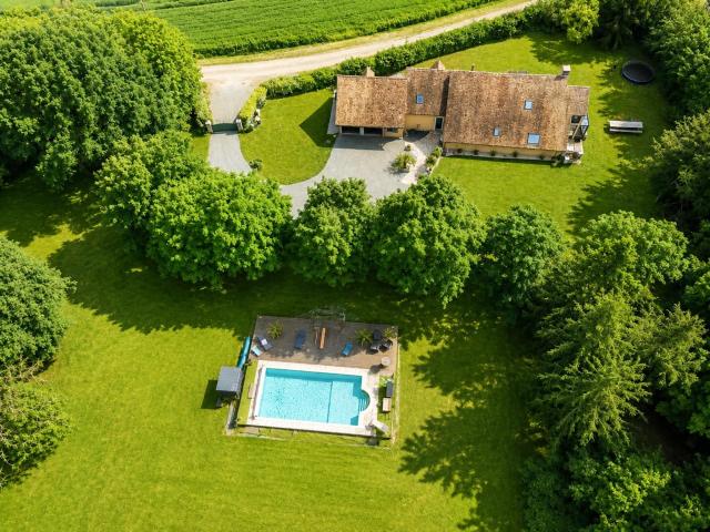 Longère 6 chambres 2 HECTARES Etang