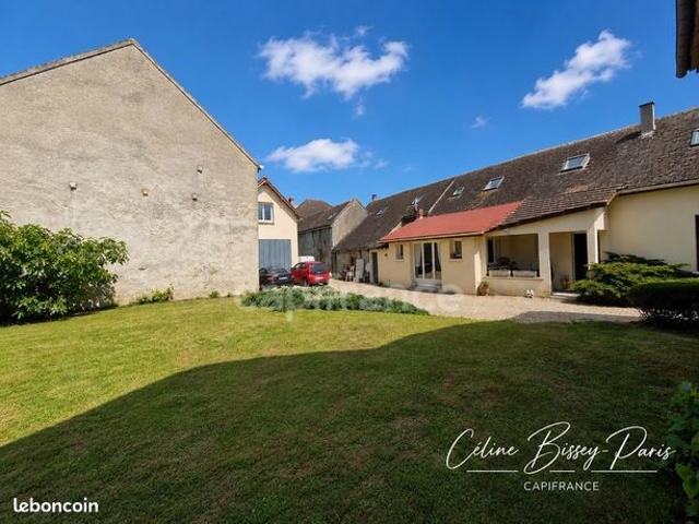 Longère 6 pièces 140 m²
