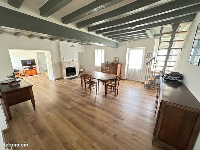 Longère 6 pièces 145 m²