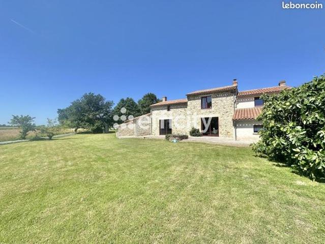 Longère 6 pièces 157 m²