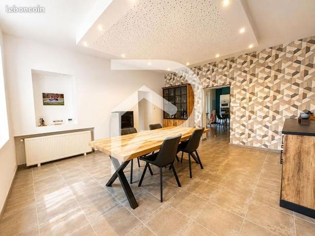 Longère 6 pièces 180 m²