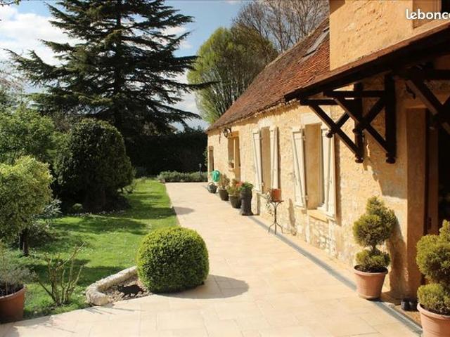 Longère 6 pièces 240 m²