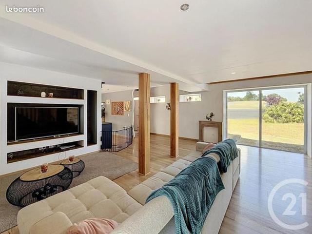 Longère 6 pièces 251 m²
