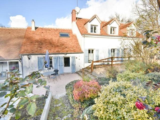 Longère 8 pièces 138 m²