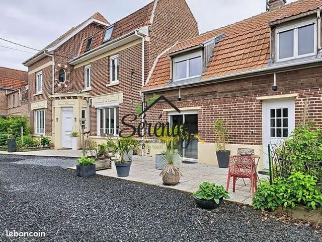 Longère 8 pièces 265 m²