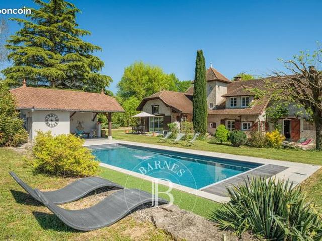 Longère 8 pièces 266 m²