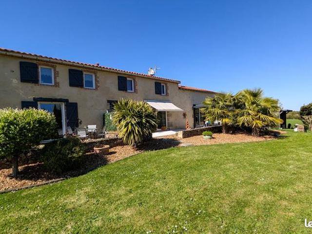 Longère 9 pièces 266 m²