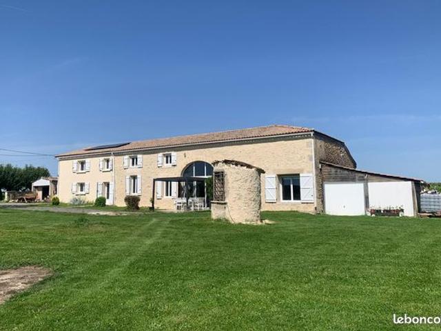 Longère 9 pièces 276 m²