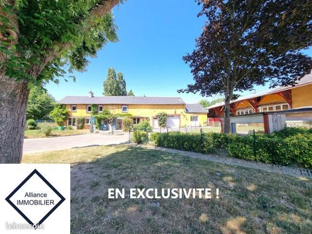Longère 9 pièces 297 m²