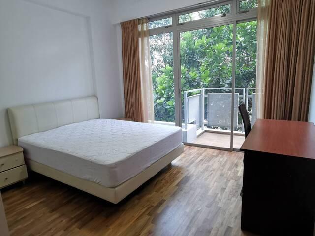 Long/Short term master bedroom at Kembangan MRT For Rent