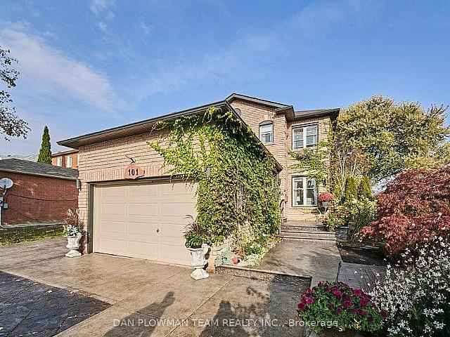 Longworth Ave & Scugog St 3+1 Bed 3 Bath