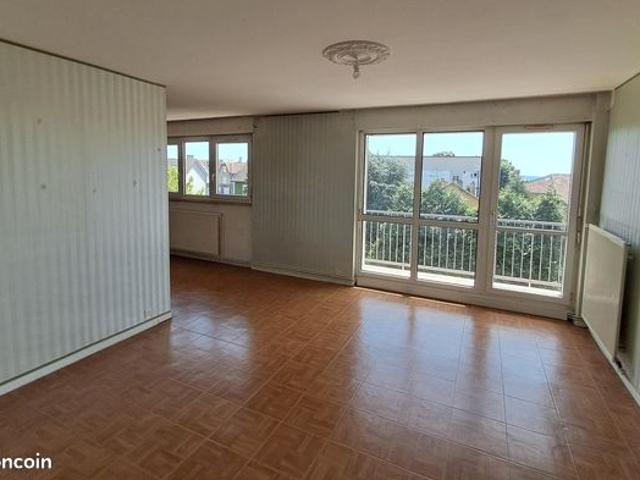LONGWY – Spacieux T5 de 106 m² avec ascenseur, cave et garage – Secteur pavillonnaire calme