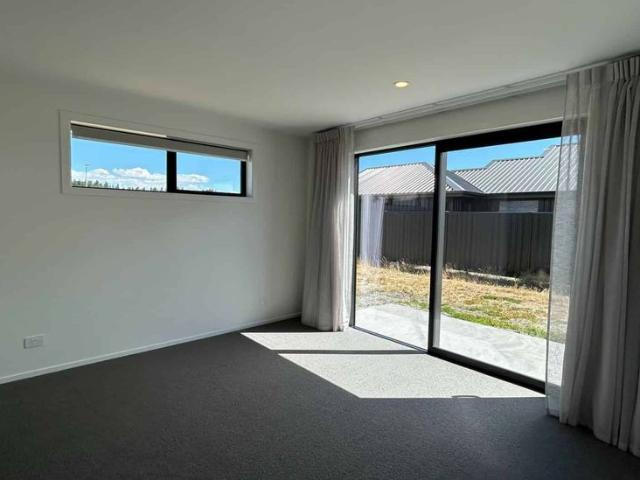 Longview Easy Living