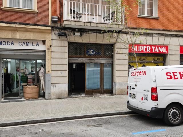 Lonja distribuida en despachos con buena altura