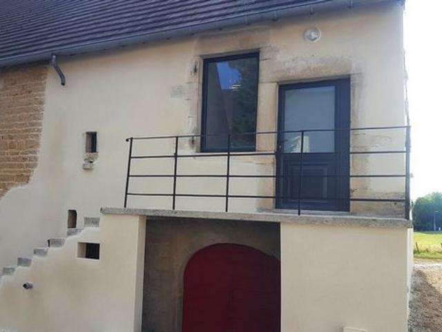 LONS LE SAUNIER 39, MAISON À VENDRE ENTIÈREMENT RÉNOVÉE louée de 85 M², deux chambres, terrain 288 M²