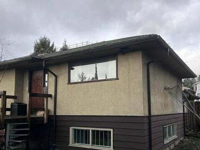 Lonsdale Ave 25th St E Apartment for Rent