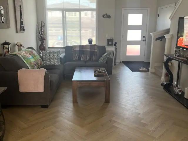 Looking for a Female roommate