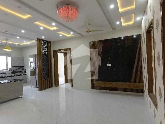 Looking For A House In D 12