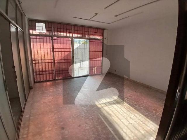 Looking For A House In Gulshan e Iqbal Block 4 Karachi