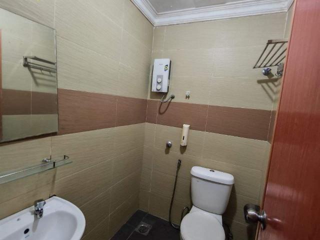 Looking for a peaceful space? Spacious & Cozy Room Attached Private Bathroom Hotel comfort with homey vibes
