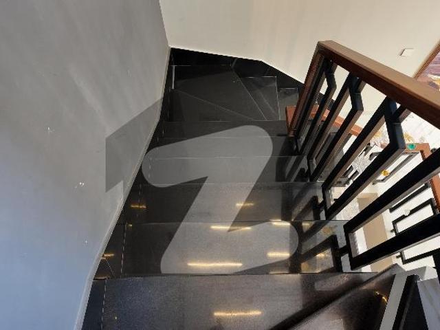 Looking For A Prime Location House In Lahore Central Park Block A1