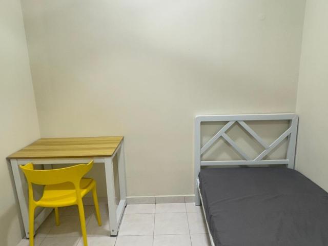 Looking for Female walkable to LRT Taman Bahagia First come first serve