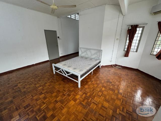 Looking for master room Looking for Bandar Utama Contact Me Now