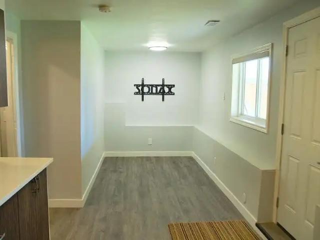 Looking for Roommate 1 Bedroom Newly Renovated Basement